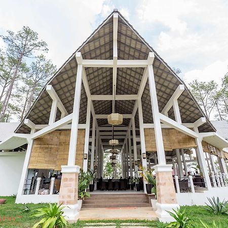 Vkirirom Pine Resort Chambak Dangkom Buitenkant foto